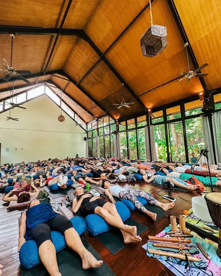 Студия Йоги The Yoga Barn в Бали: Йога, Бар, Бассейн, Медитация, Yoga, Bar, Swimming pool, Meditation ,