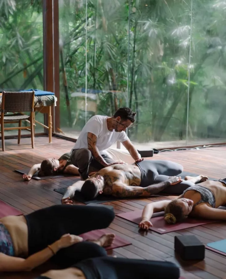 Студия Йоги Radiantly Alive в Бали: Йога, Yoga, Кафе, Cafe, Растяжка, Медитация , Stretching , Meditation ,