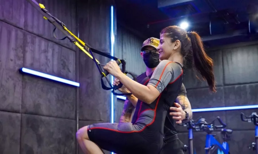 Тренажерный зал Group Fitness Experience в Дубаи: Индивидуальные тренировки, Велотренировка , Велотренажер , Аэробика , Фитнес , Тренажёрный зал , Спортивный зал , ОАЭ 🇦🇪 , Развиваться,