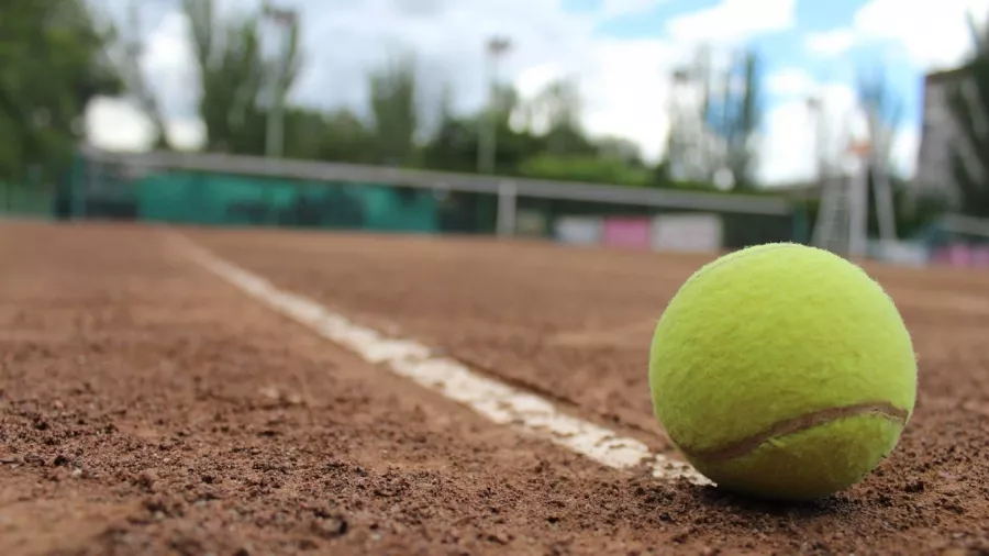 Теннисный корт Ararat Tennis Club в Ереване: Физическое Развитие , Спортивная Секция, Тренировки, Консультация Тренера, Коллективная Игра, Теннисный корт,