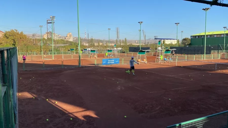 Теннисный Клуб Incourt Tennis Club в Ереване: Коллективные Игры, Консультация Тренера, Физическое Развитие, Теннисные Корты, Тренировки, Спортивная Секция,