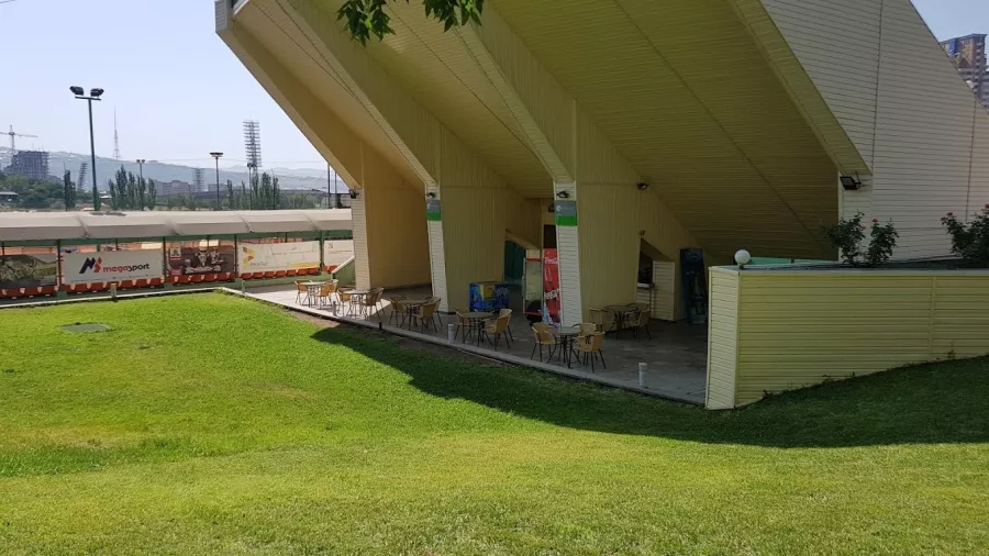 Теннисный Клуб Incourt Tennis Club в Ереване: Коллективные Игры, Консультация Тренера, Физическое Развитие, Теннисные Корты, Тренировки, Спортивная Секция,