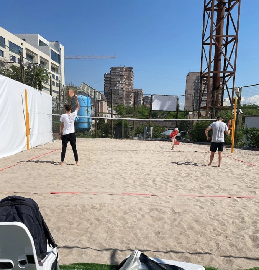 Теннисная площадка Beach Tennis Yerevan в Ереване: Пляжный Теннис, Активный Отдых, Коллективные Игры, Физическое Развитие, Турниры, Спортивные Площадки,