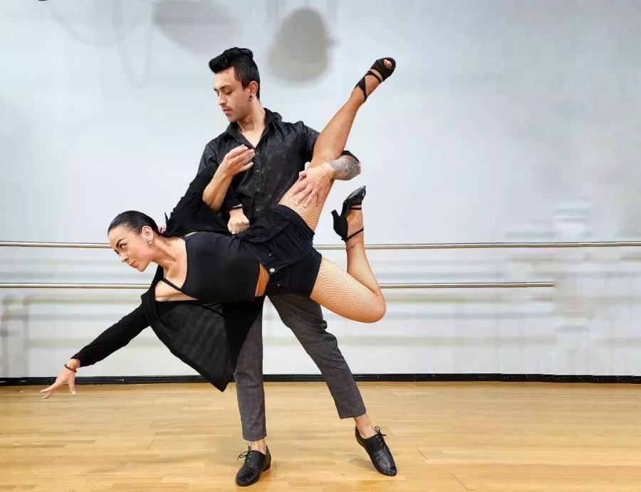 Танцевальная студия James & Alex Dance Studios в Дубаи: ОАЭ🇦🇪 , Танцы, Школа танцев, Растяжка, Бальные танцы, Балет, Современные танцы,