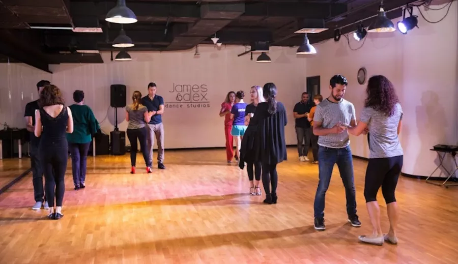 Танцевальная студия James & Alex Dance Studios в Дубаи: ОАЭ🇦🇪 , Танцы, Школа танцев, Растяжка, Бальные танцы, Балет, Современные танцы,
