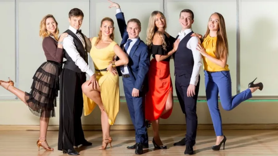 Танцевальная студия Dance For You в Дубаи: Развиваться, Танцы , Вальс, Бальные танцы, Танго, Чачача, Бачата,
