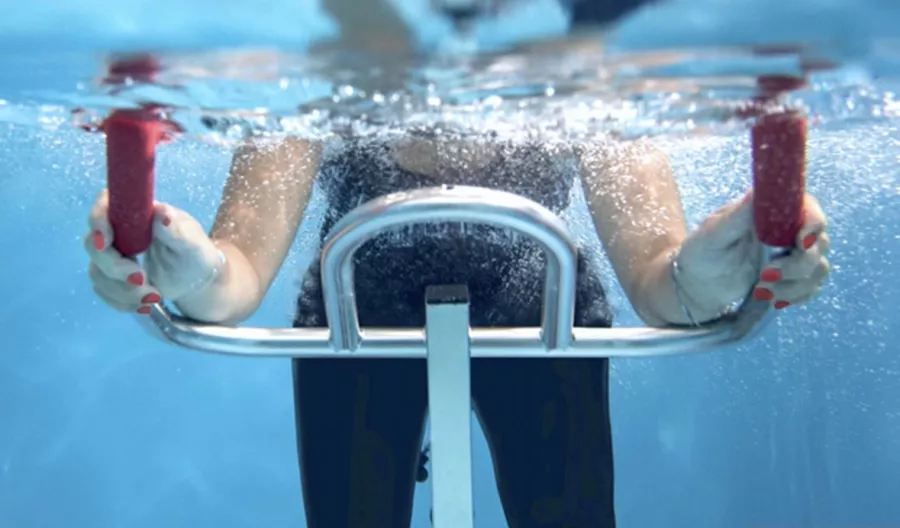 Аквафитнес L'Atelier Aquafitness в Дубаи: Бассейн , Аквааэробика , Аквафитнес, Развиваться, Тренировки , Спиннинг, Фитнес ,