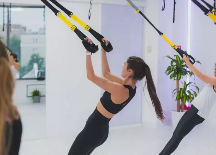 Акробатика TOPSTRETCHING Downtown в Дубаи: Растяжка , Воздушные полотна , Шпагат, Гибкость , Женственность, ОАЭ 🇦🇪 , Фитнес, Тренировки , Тренажёрный зал ,