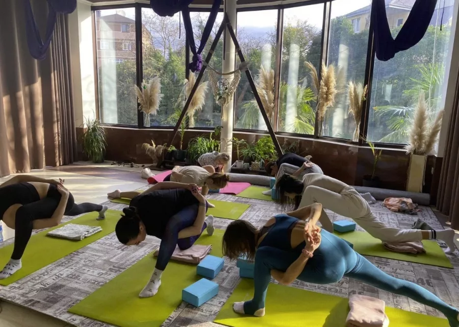 Фитнес-клуб Mama fitness в Сочи: Аэробика, Зумба, Отдельный женский зал, Развиваться, Фитнес, Йога, Пилатес, Стретчинг, Персональный тренер,