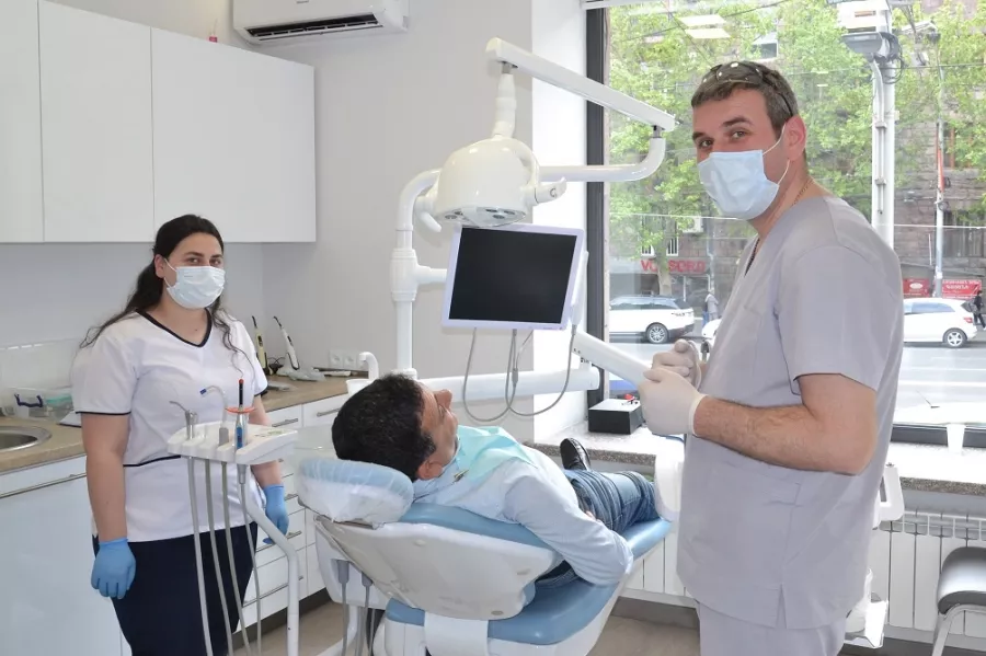 Стоматологическая клиника Yerevan Dental Clinic в Ереване: Стоматологическая Диагностика, Пародонтология, Эстетика, Отбеливание Зубов, Имплантация, Терапия,
