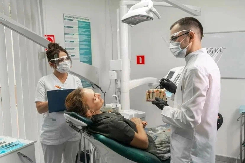 Стоматологическая клиника К+32 в Геленджике: Имплантация, Лечение Зуба, Удаление Зуба, Детский Стоматолог, Стоматология, Лечение Десен, Лечение Кариеса, Бесплатная Консультация, Диагностика,