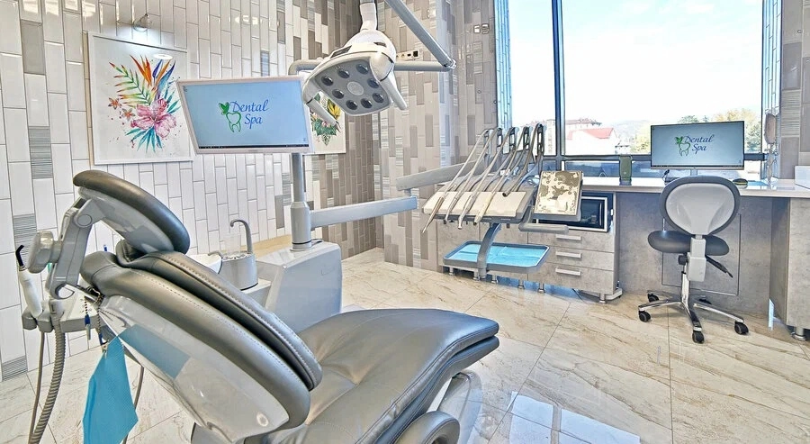 Стоматологическая клиника Dental SPA в Адлере: Имплантация, Лечение Зуба, Удаление Зуба, Детский Стоматолог, Стоматология, Лечение Десен, Лечение Кариеса, Бесплатная Консультация, Диагностика,