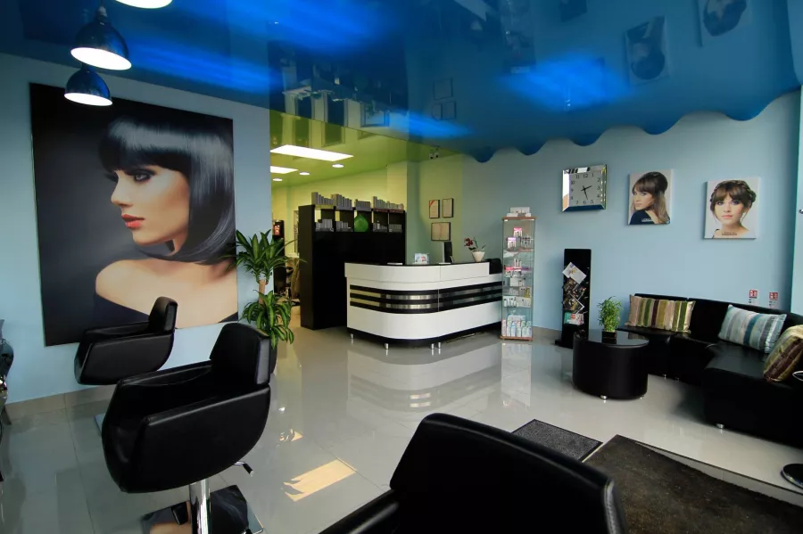 Салон красоты Wow Beauty Salon в Дубаи: Волосы, Я красивая, Hair, Маникюр, Nail, Brow, Макияж, Make up,