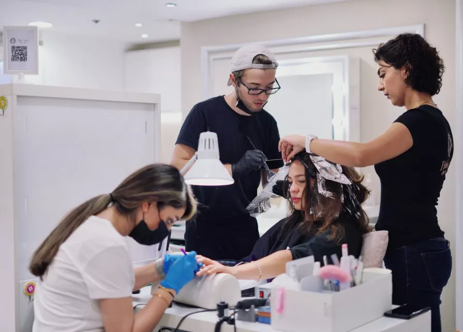Салон красоты Paulista Ladies Salon в Дубаи: Волосы, Я красивая, Hair, Nails, Маникюр, Стрижка, Окрашивание,