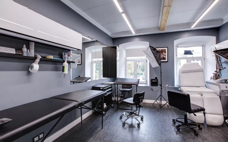 Тату салон Henna by Saman в Дубаи: Красота, Тату, Пирсинг,