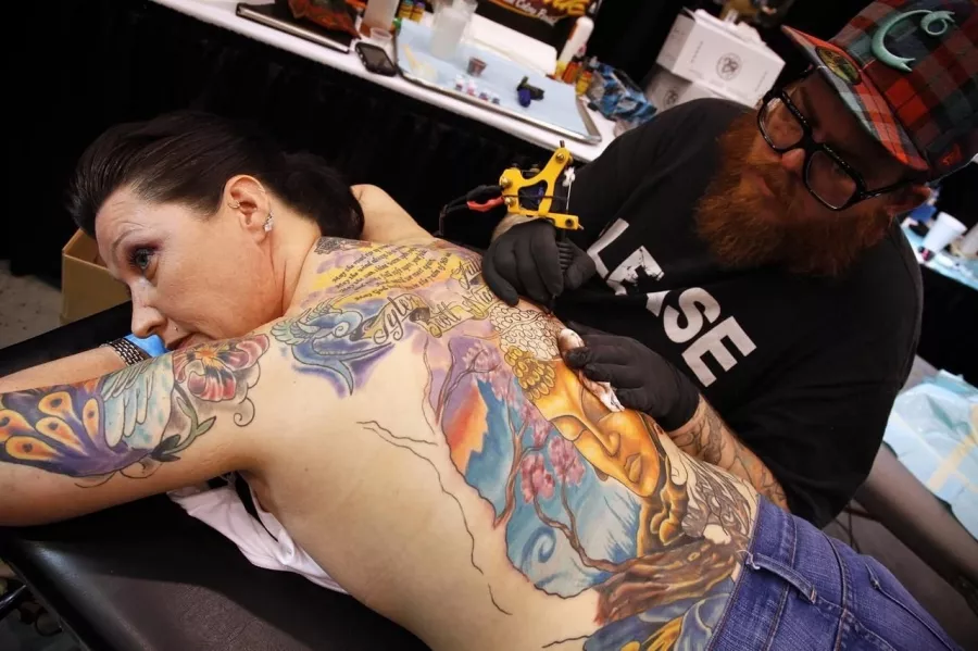 Тату салон Henna by Saman в Дубаи: Красота, Тату, Пирсинг,