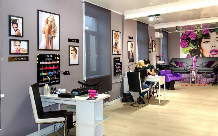 Салон красоты Benefit Cosmetics Brow Bar Lounge в Дубаи: Волосы, Я красивая, Hair, Брови, Eyebrows, Уход,