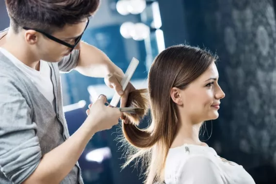 Салон красоты "Colours Bar Ladies Salon"