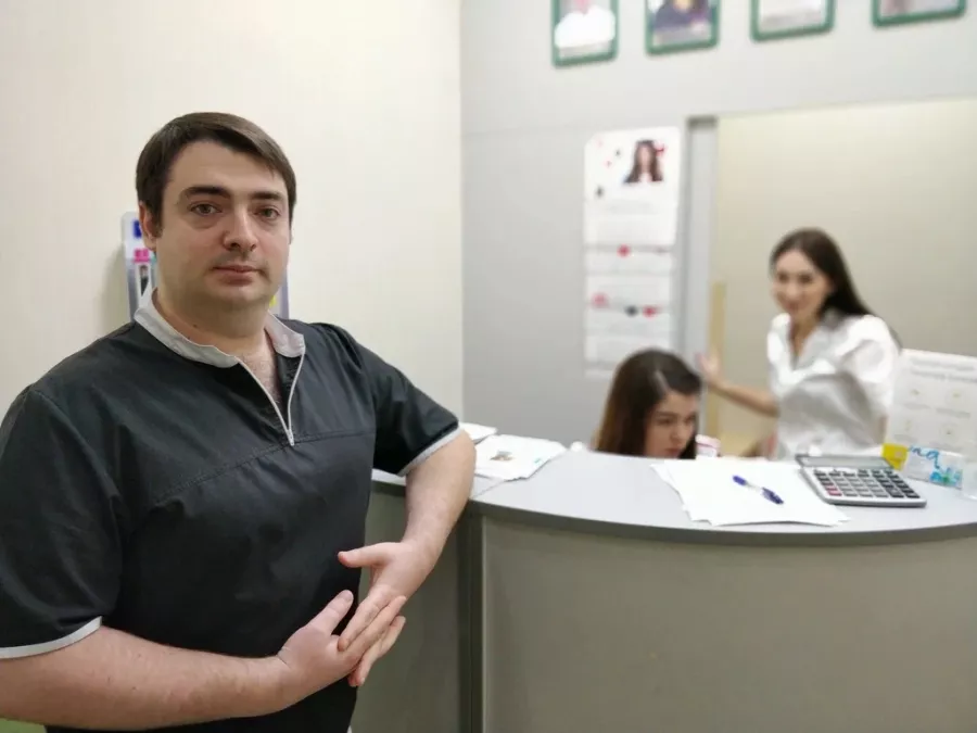 Стоматологическая клиника Ви-Дента в Адлере: Имплантация, Лечение Зуба, Удаление Зуба, Детский Стоматолог, Стоматология, Лечение Десен, Лечение Кариеса, Бесплатная Консультация, Диагностика,