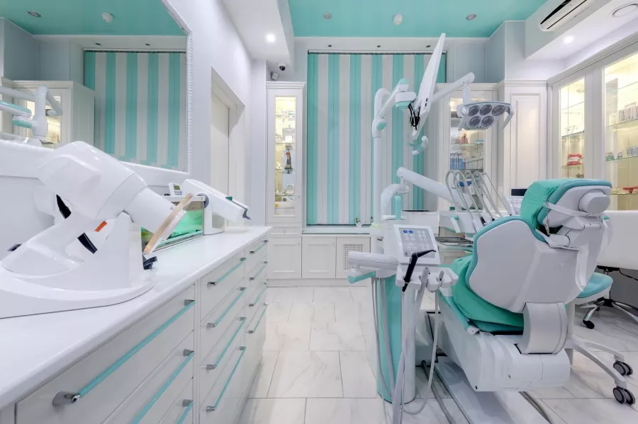 Стоматологическая клиника Dental Studio в Адлере: Имплантация, Лечение Зуба, Удаление Зуба, Детский Стоматолог, Стоматология, Лечение Десен, Лечение Кариеса, Бесплатная Консультация, Диагностика,