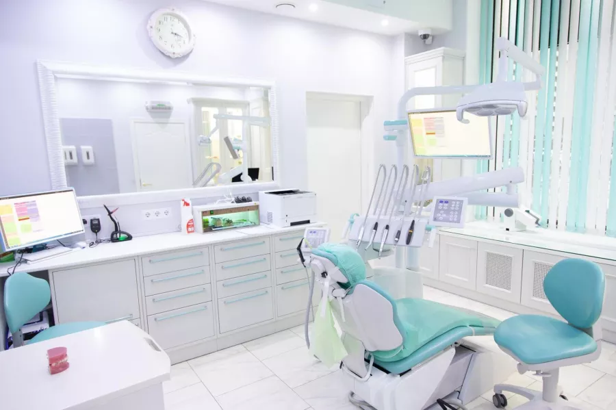 Стоматологическая клиника Dental Studio в Адлере: Имплантация, Лечение Зуба, Удаление Зуба, Детский Стоматолог, Стоматология, Лечение Десен, Лечение Кариеса, Бесплатная Консультация, Диагностика,
