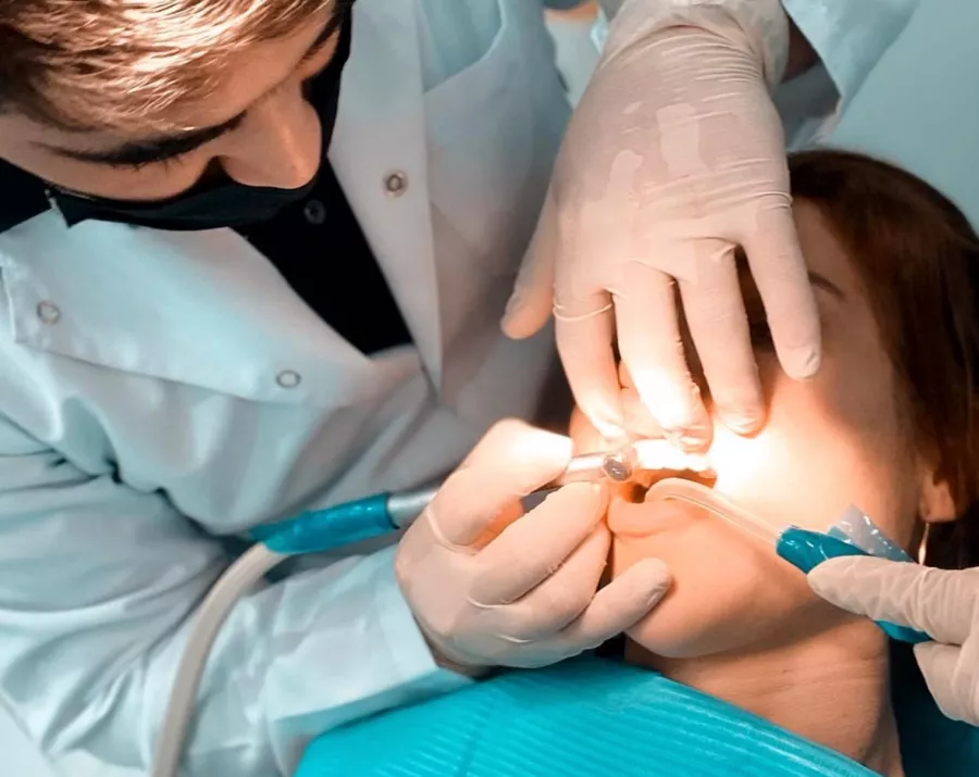 Стоматологическая клиника Ilham Dental Clinic в Дубаи: Стоматолог 🦷 , Стоматология , Медицина , Лечение зубов , Лечение кариеса , Зубы , Следить за здоровьем,