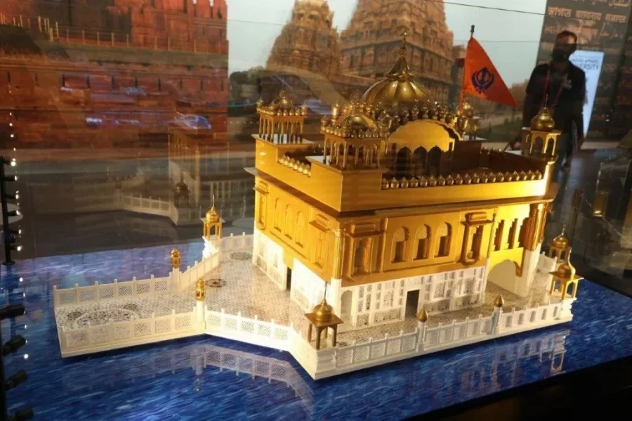 Религиозная достопримечательность Guru Nanak Darbar Sikh Temple в Дубаи: Религия, Храм, Ислам, Вера, Faith, Religion,
