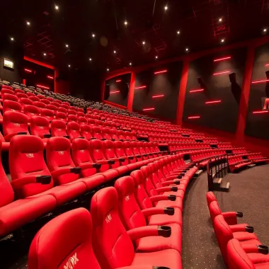 Кинотеатр "Vox Cinemas"