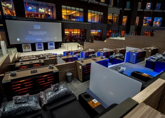 Кинотеатр "Vox Cinemas"