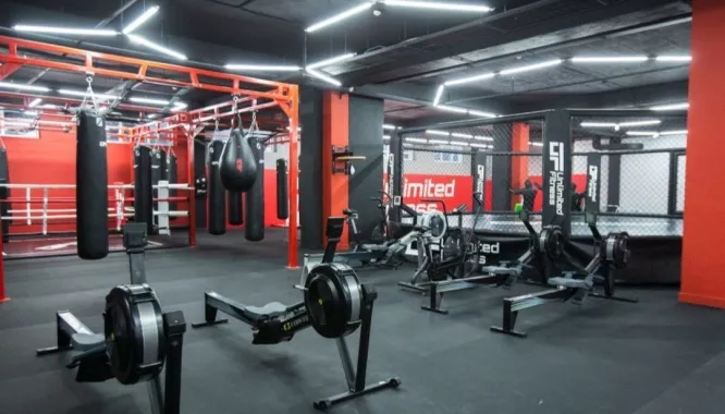 Фитнес клуб "Unlimited Fitness"