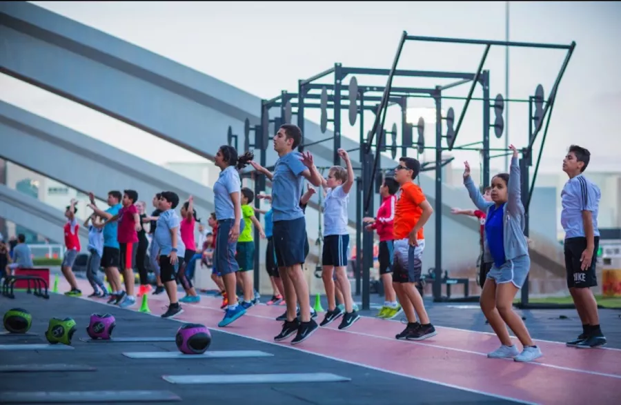 Спортивный зал FitRepublik Fitness Center в Дубаи: Здоровье, Бассейн, Развитие,