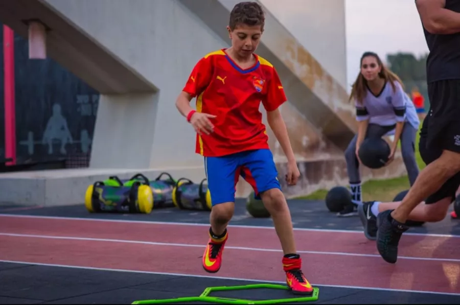 Спортивный зал FitRepublik Fitness Center в Дубаи: Здоровье, Бассейн, Развитие,