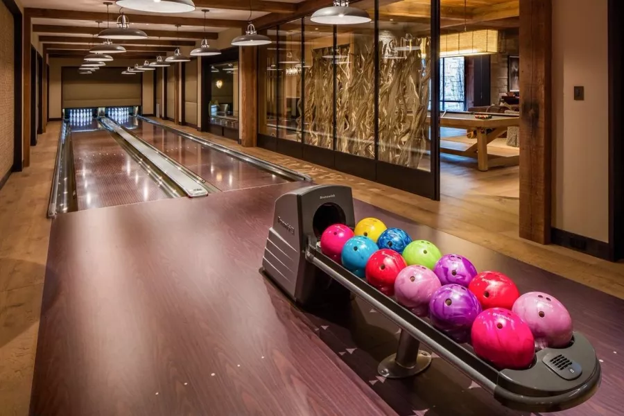 Боулинг-клуб Funky Lanes Bowling Centre в Дубаи: Боулинг, Игра, Game, Веселье, Funny, Bowling,