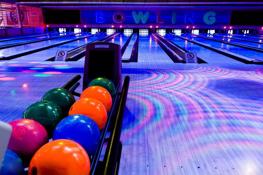 Боулинг-клуб Golden Ball Billiards & Bowling в Дубаи: Боулинг, Игра, Game, Веселье, Funny, Bowling,