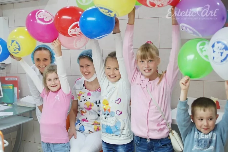 Стоматологическая клиника Эстетик арт в Екатеринбурге: Имплантация, Лечение Зуба, Удаление Зуба, Лечение Десен, Лечение Кариеса, Диагностика, Консультация ,