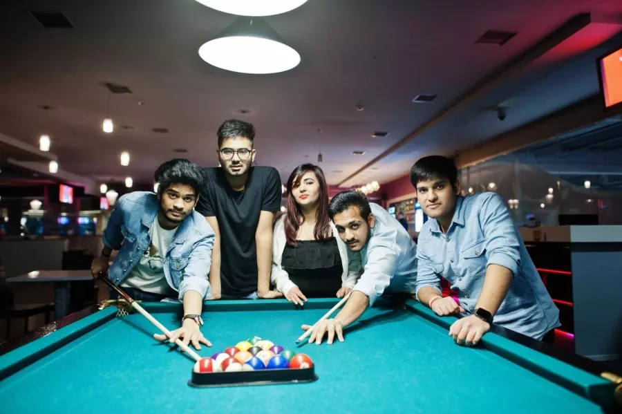 Бильярдный клуб Dubai Snooker Club в Дубаи: Бильярд, Игра, Game, Веселье, Funny, Компания,