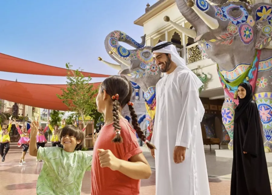 Тематический парк Bollywood Parks в Дубаи: Чилим, Для детей, Тематический парк, Кино, Сувенирные магазины, Индийское кино, Всей семьей,