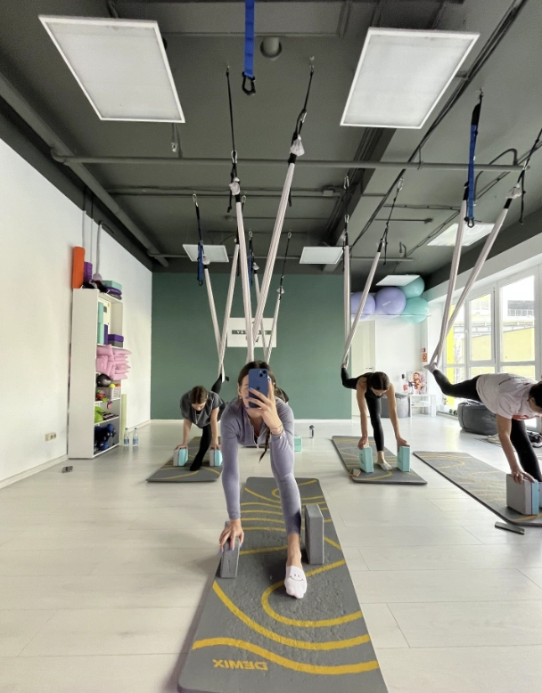 Студия здорового фитнеса Symmetry в Сочи: Развиваться, Стретчинг, Фитнес, Растяжка, Танцевальные программы, Йога, Пилатес,