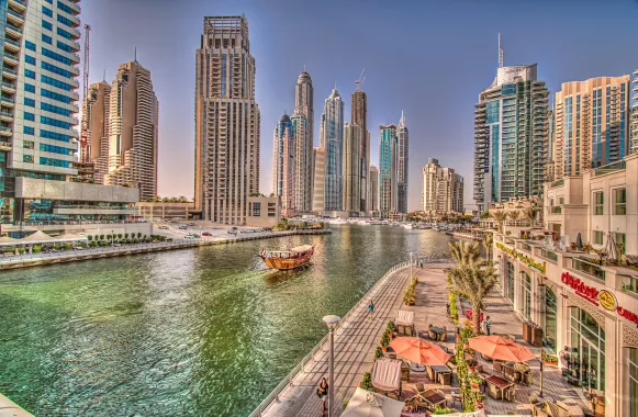 Городской пляж "Dubai Marina beach"