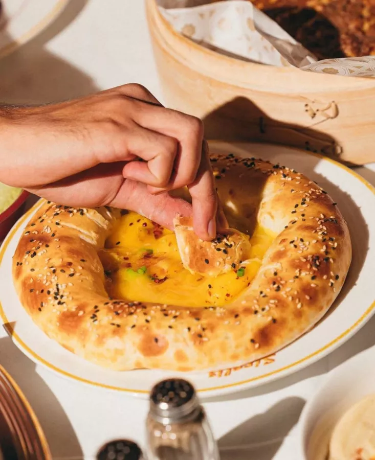 Ресторан Sirelis в Ереване: Армянская кухня, Ресторан, Для свиданий, Грузинская кухня, Шашлык, Авторские коктейли, Веранда, Для особых случаев, Алкоголь,