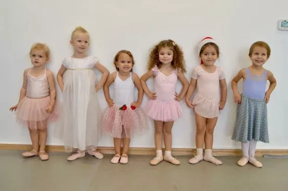 Школа танцев "Dubai Dance Academy"