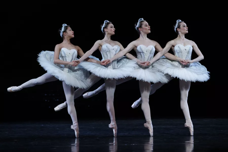 Школа танцев Dubai Dance Academy в Дубаи: Хореография, Зал, Танцы, Растяжка, Школа танцев, Балет,