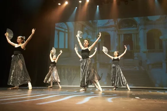 Школа танцев"Enana Ballet Dubai"