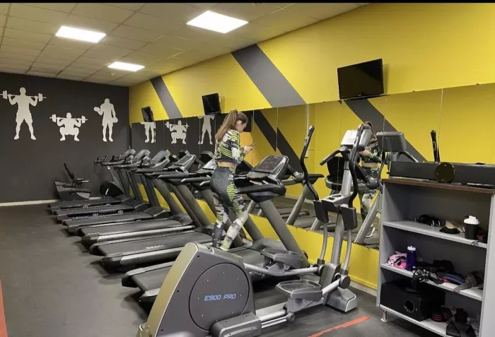 Фитнес клуб "100 пудов"