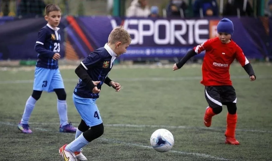 Детский футбольный клуб Вектор в Ставрополе: Футбольный клуб , Футбол ⚽️ , Футболист , Команда, Развиваться, Для детей , Следить за здоровьем,