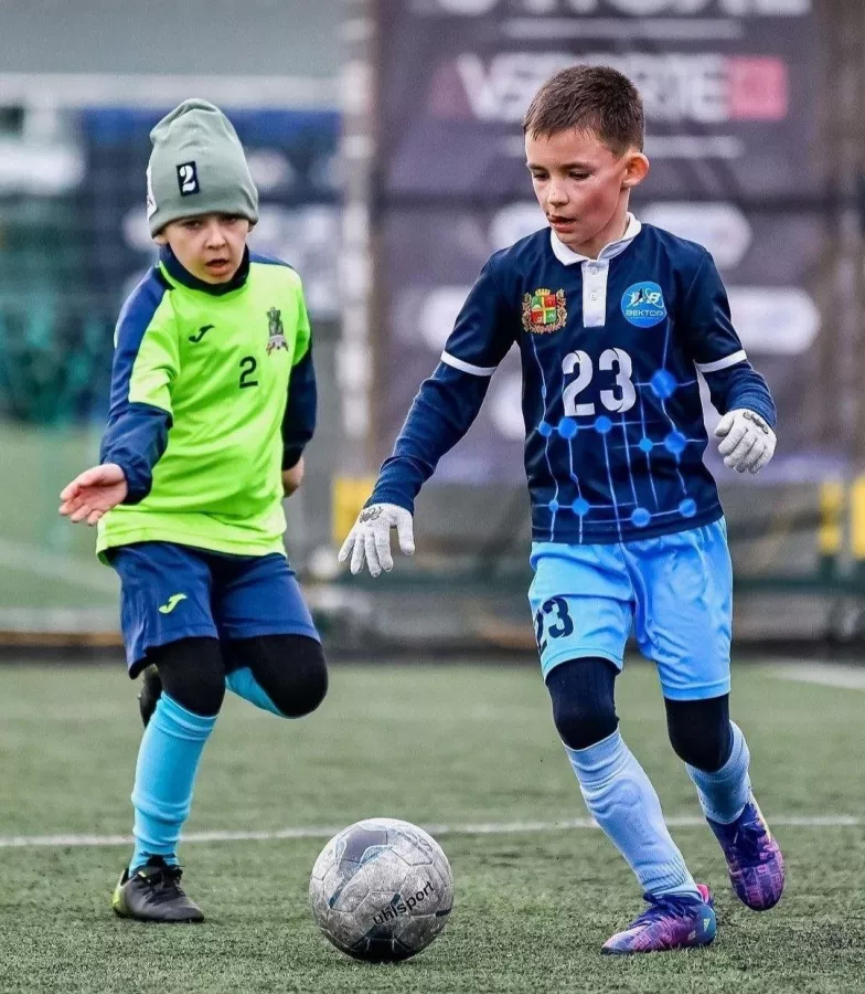 Детский футбольный клуб Вектор в Ставрополе: Футбольный клуб , Футбол ⚽️ , Футболист , Команда, Развиваться, Для детей , Следить за здоровьем,