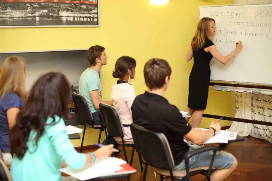 Языковая школа Language ON в Ереване: Грамматика, Онлайн Занятия, Аудио Уроки, Групповые занятия, Иностранные языки, Английский язык,