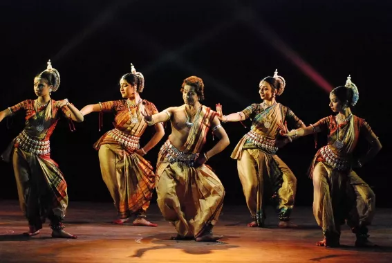 Школа танцев "Aadi Shakti Music & Dance"