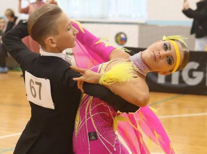 Танцевальный спортивный клуб "Алмаз"