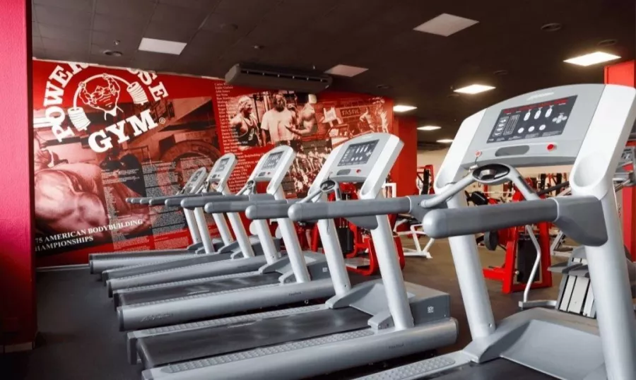 Фитнес центр Powerhouse Gym в Екатеринбурге: Фитнес , Развиваться, Тренер, Тренажёры , Гибкость , Следить за здоровьем,